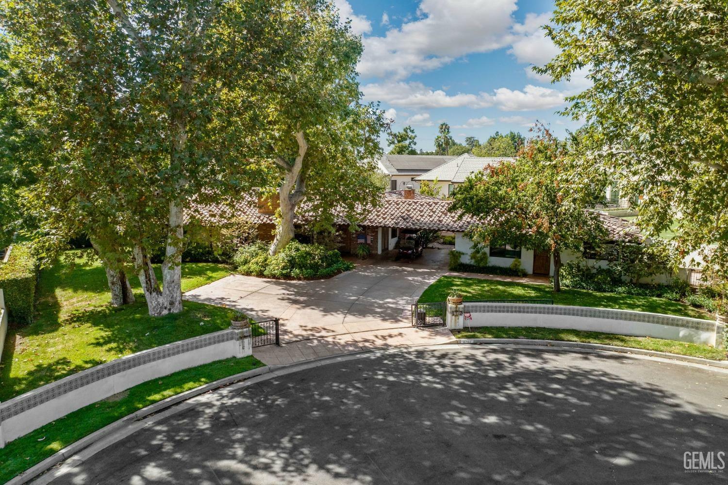 Property Photo: 6702 Edmund Way CA 93309