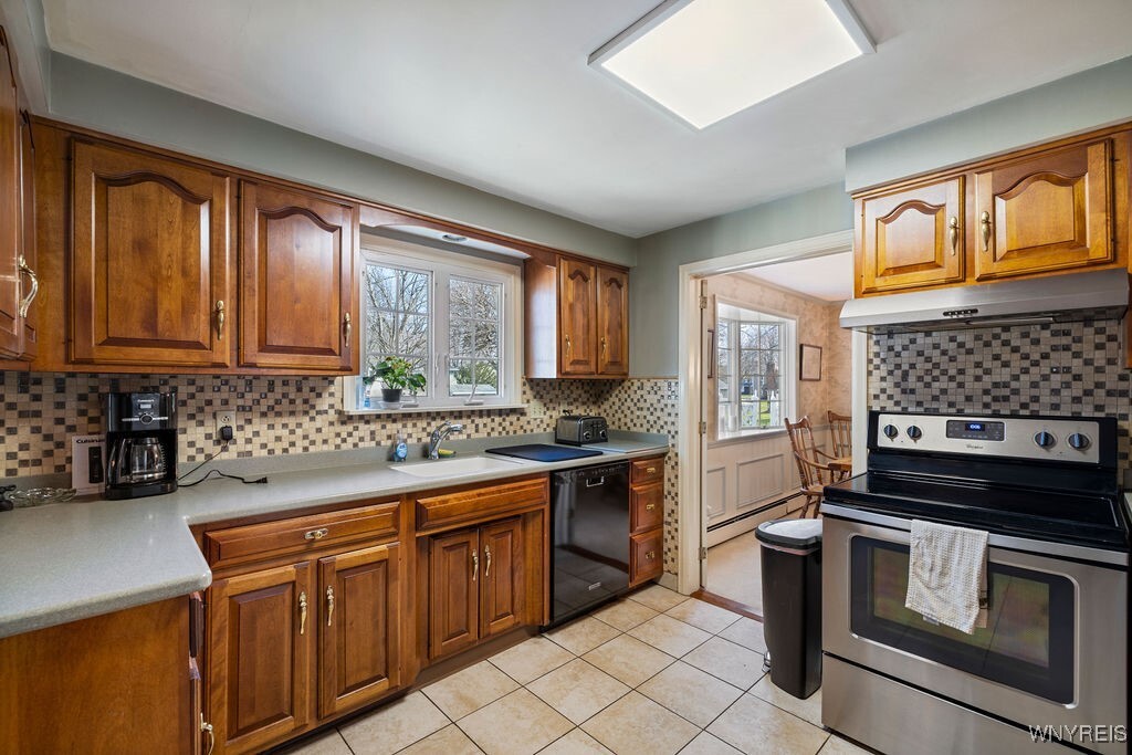 Property Photo:  615 Sandlewood Drive  NY 14092 