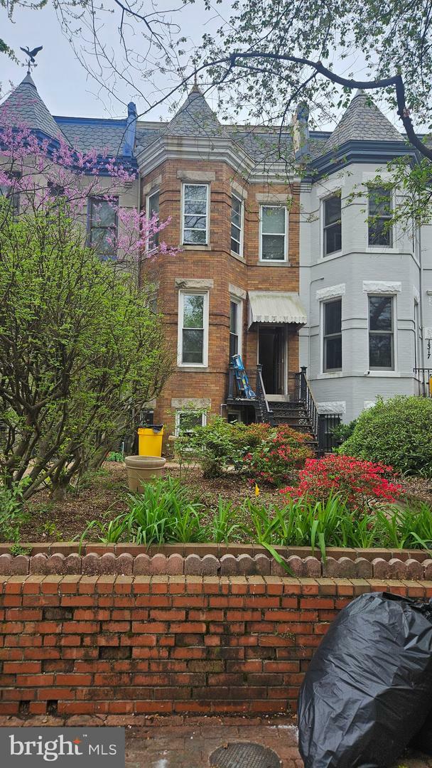 Property Photo: 1319 East Capitol Street SE DC 20003