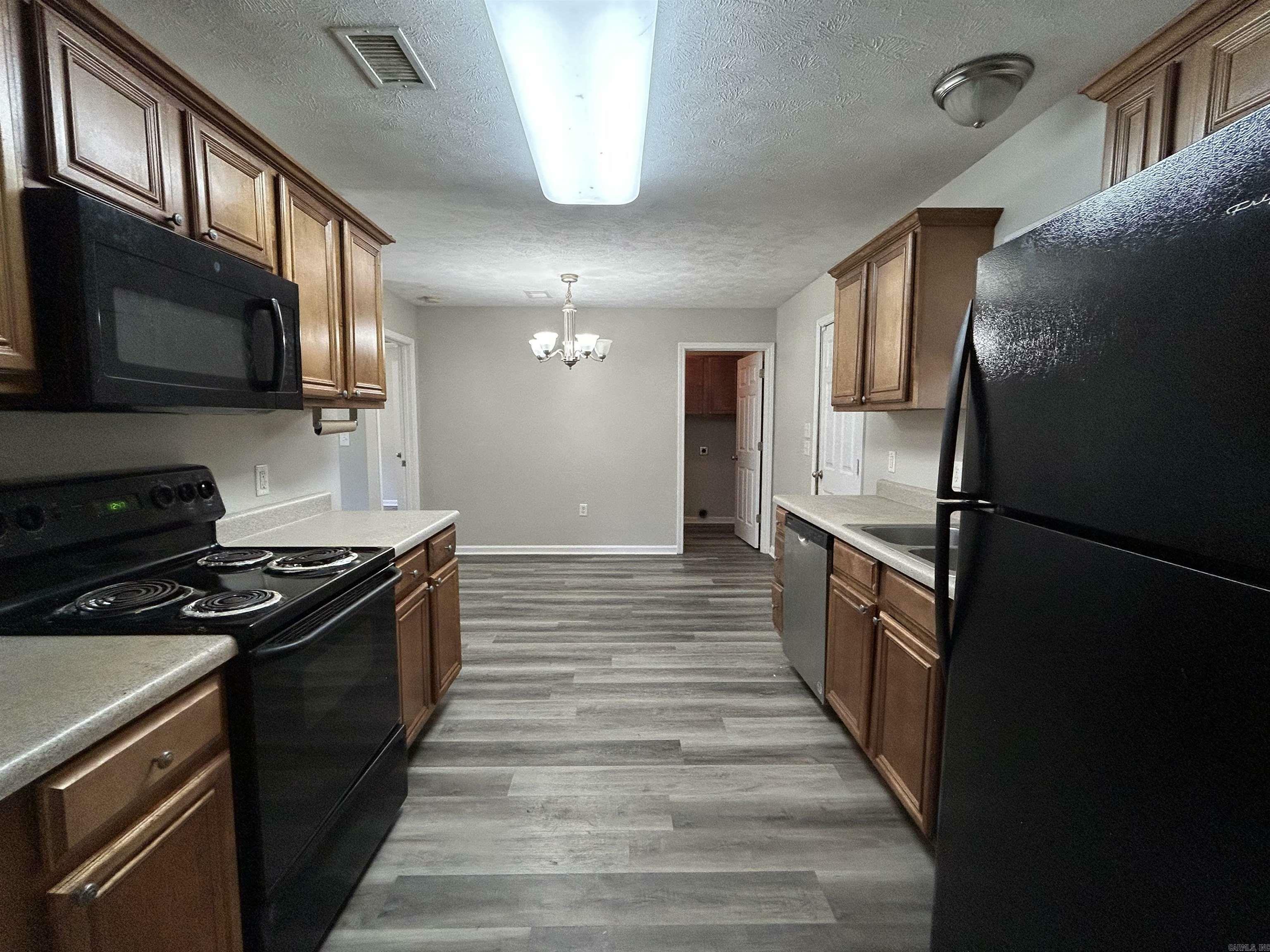 Property Photo: 1410 Huebner Street AR 72032