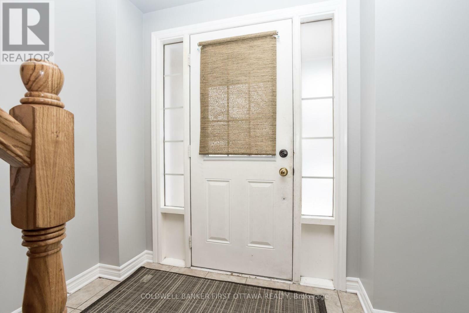 Property Photo: 539 Rosehill Avenue ON K2S 0E9