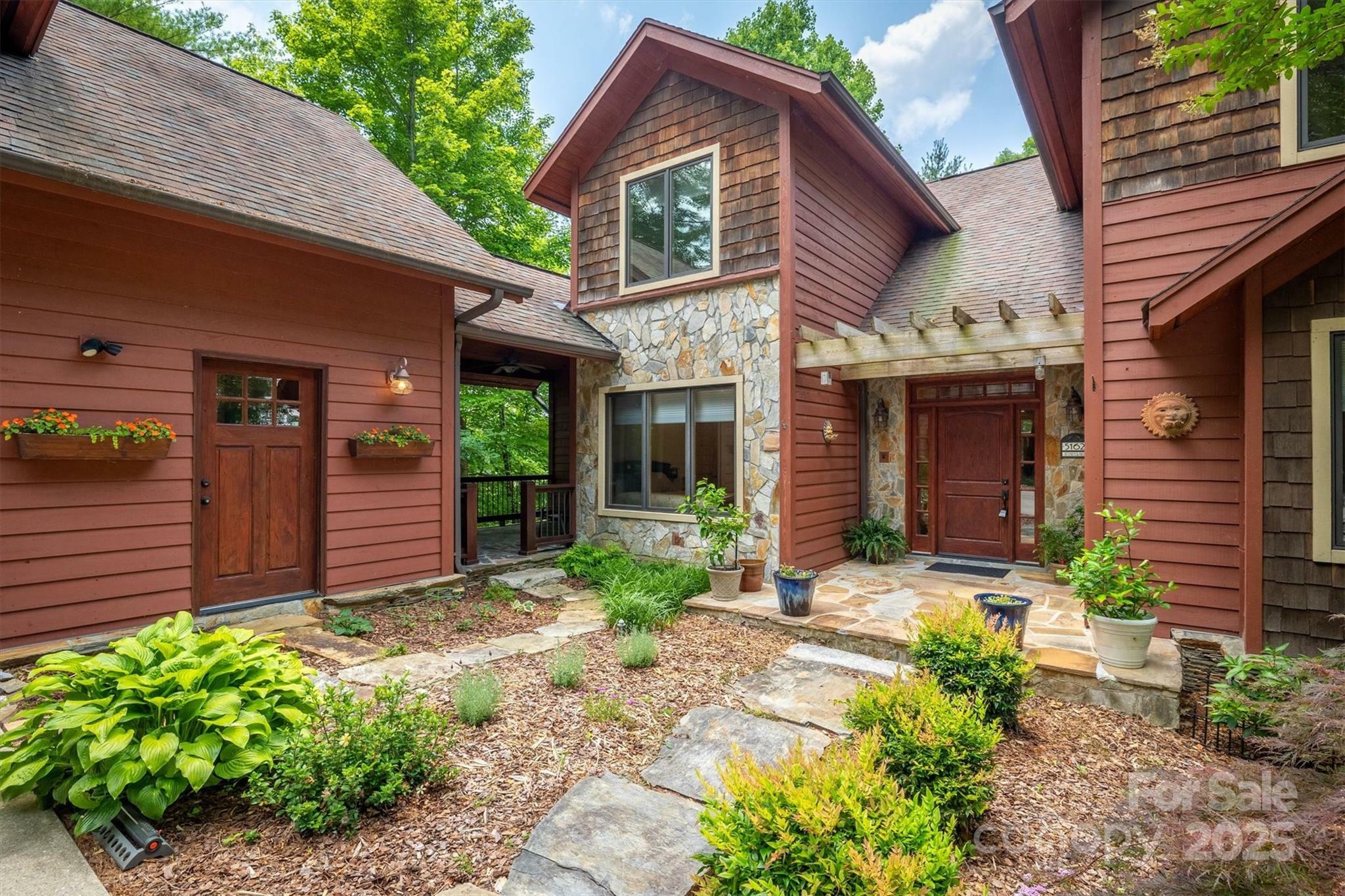 Property Photo: 5162 Beech Bluff Drive NC 28655