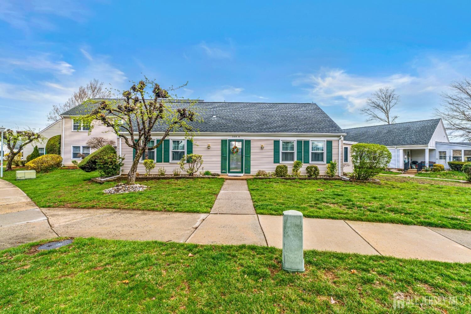 Property Photo: 309 Sharon Way A NJ 08831