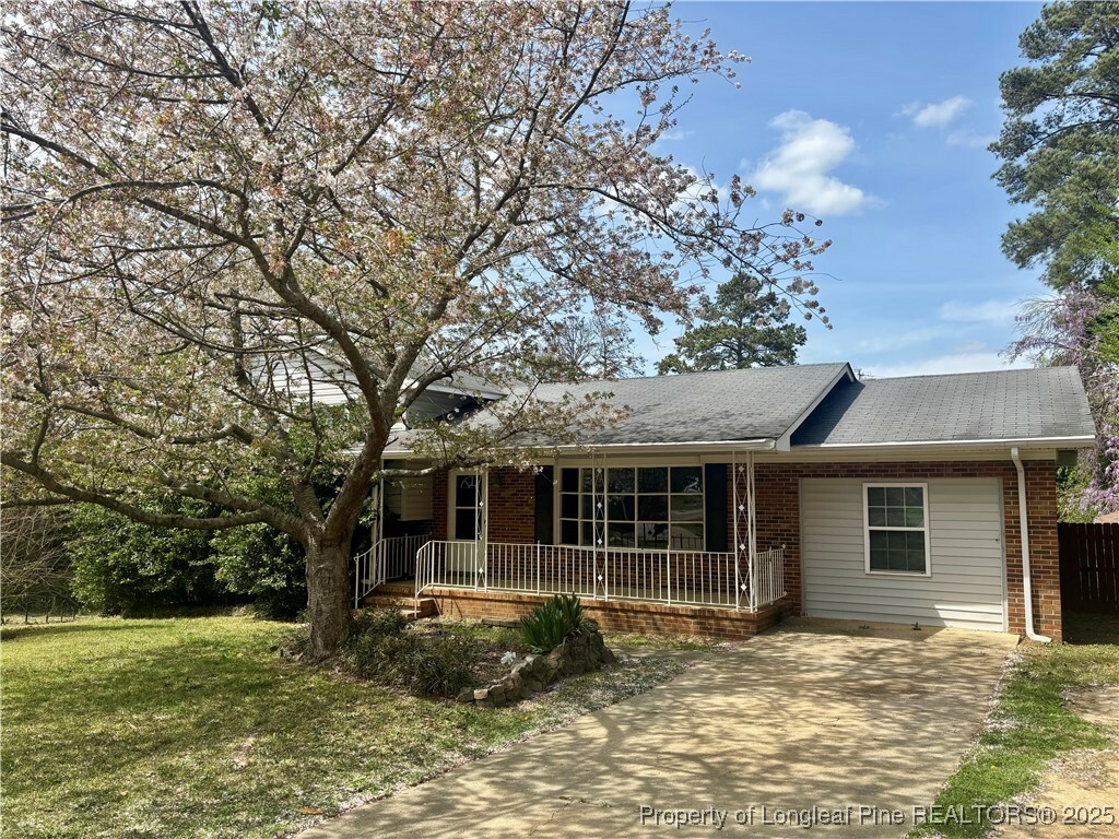 Property Photo: 5704 Selkirk Place NC 28304
