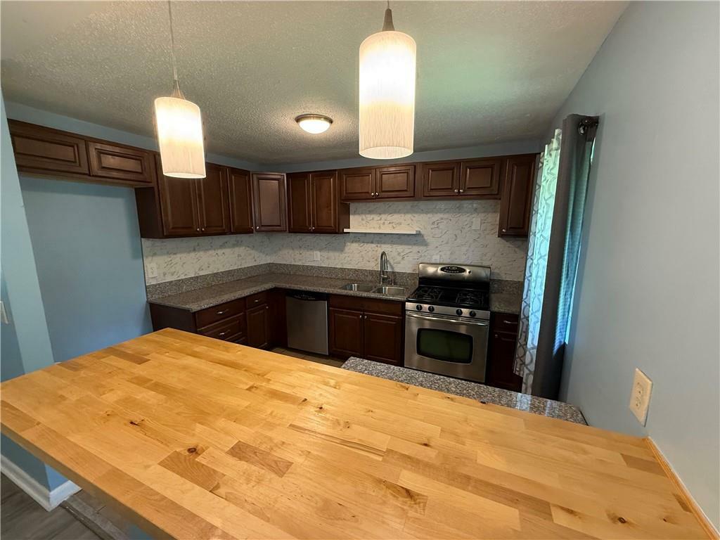 Property Photo:  1464 Colony East Circle  GA 30083 