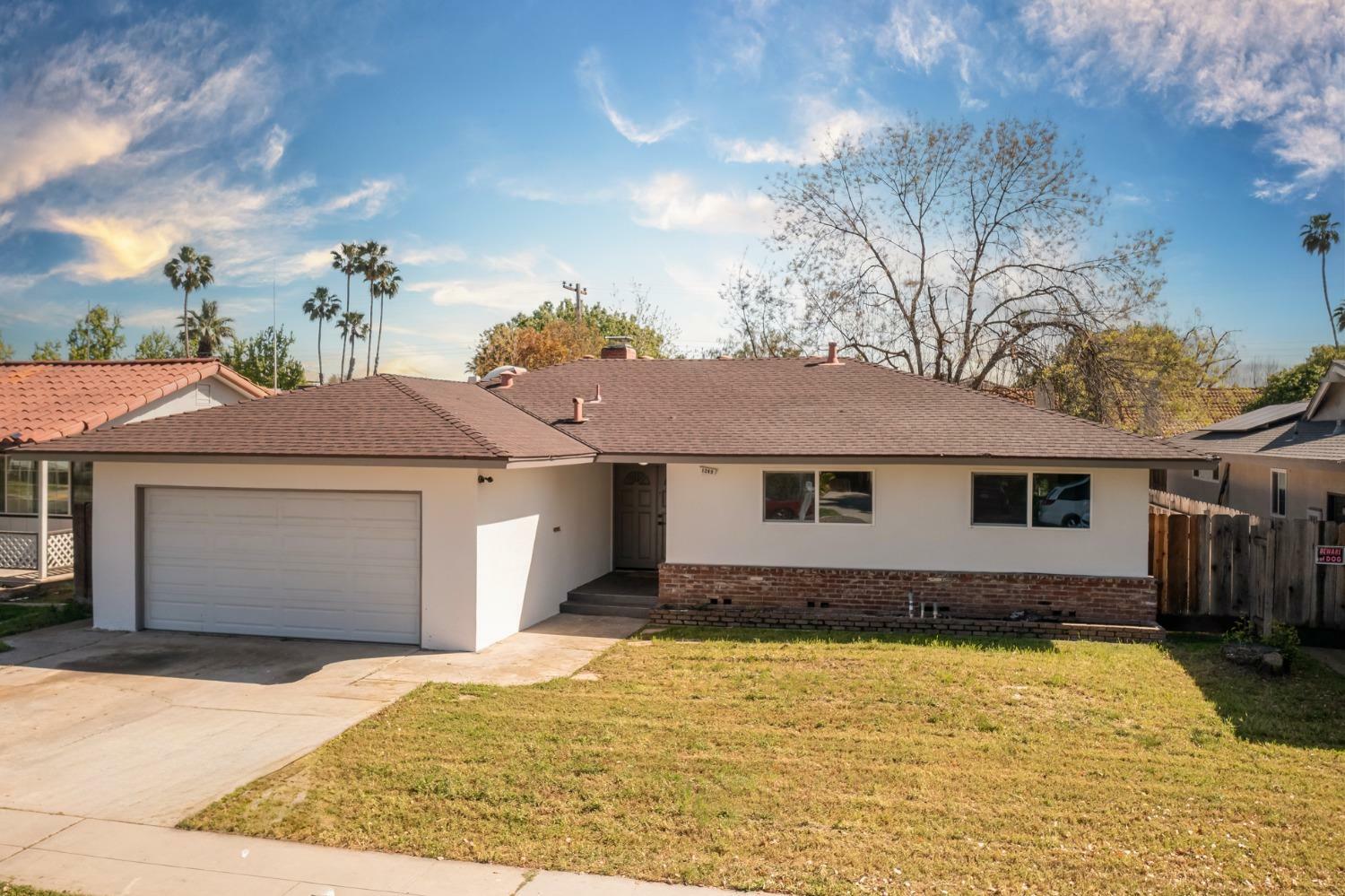 Property Photo: 1249 E San Jose Avenue CA 93710