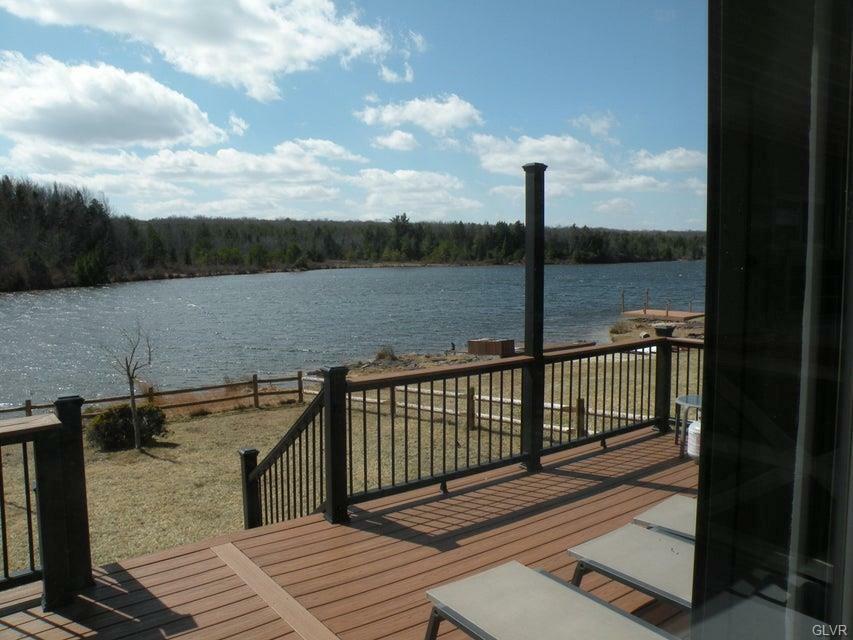 Property Photo: 118 Longfellow Circle PA 18210
