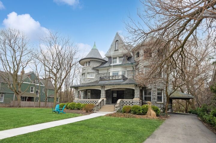 Property Photo: 1232 Ridge Avenue IL 60202