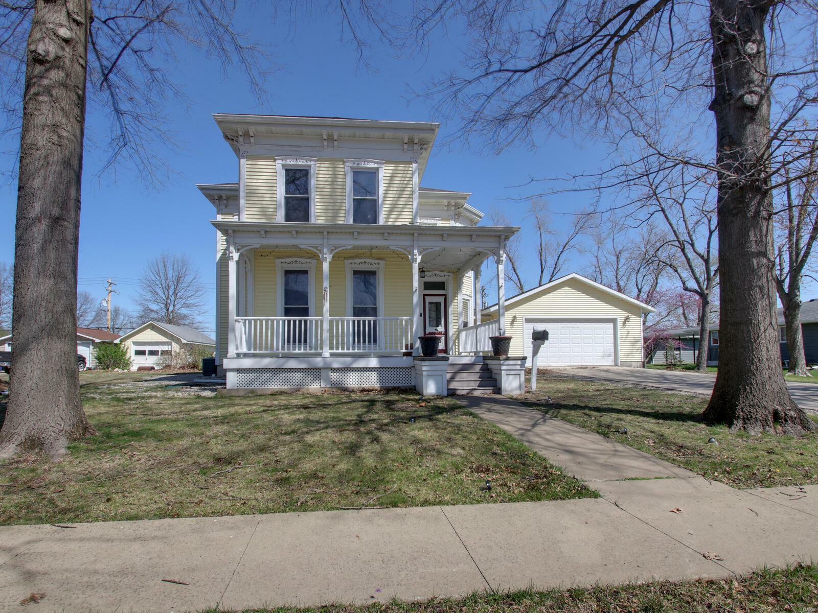Property Photo: 533 W Commercial Street MO 63445