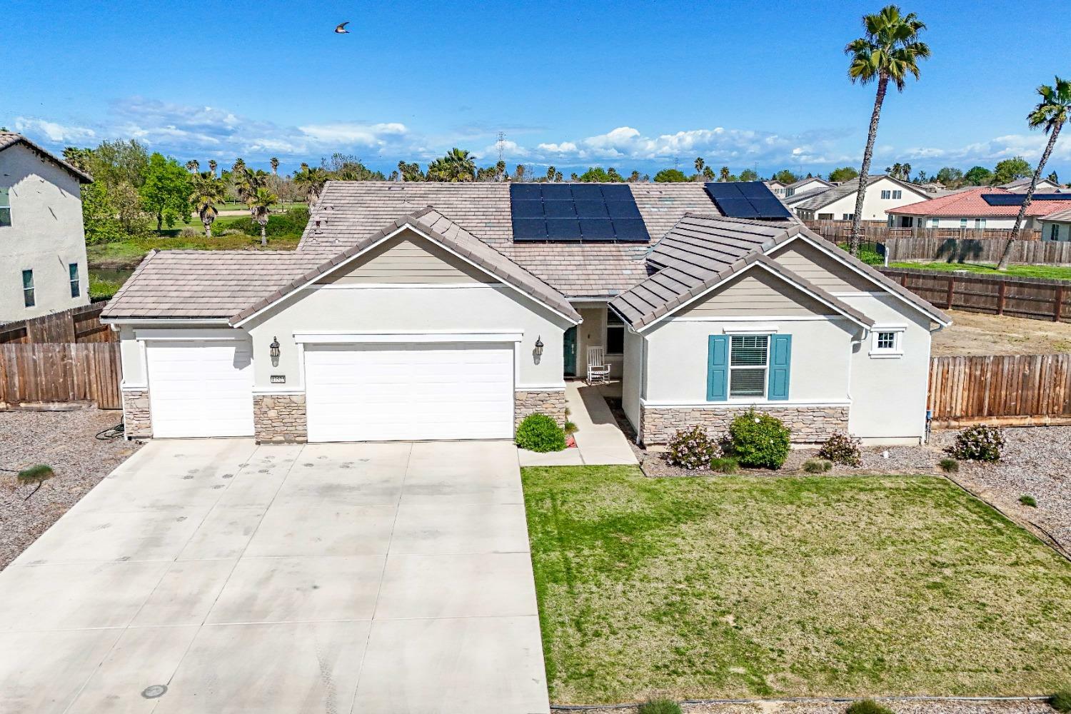 Property Photo: 13525 Royal Oaks Court CA 93610