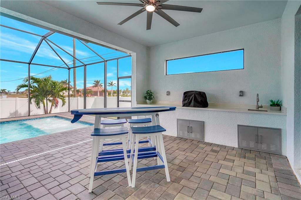 Property Photo: 1601 NW 38th Pl FL 33993