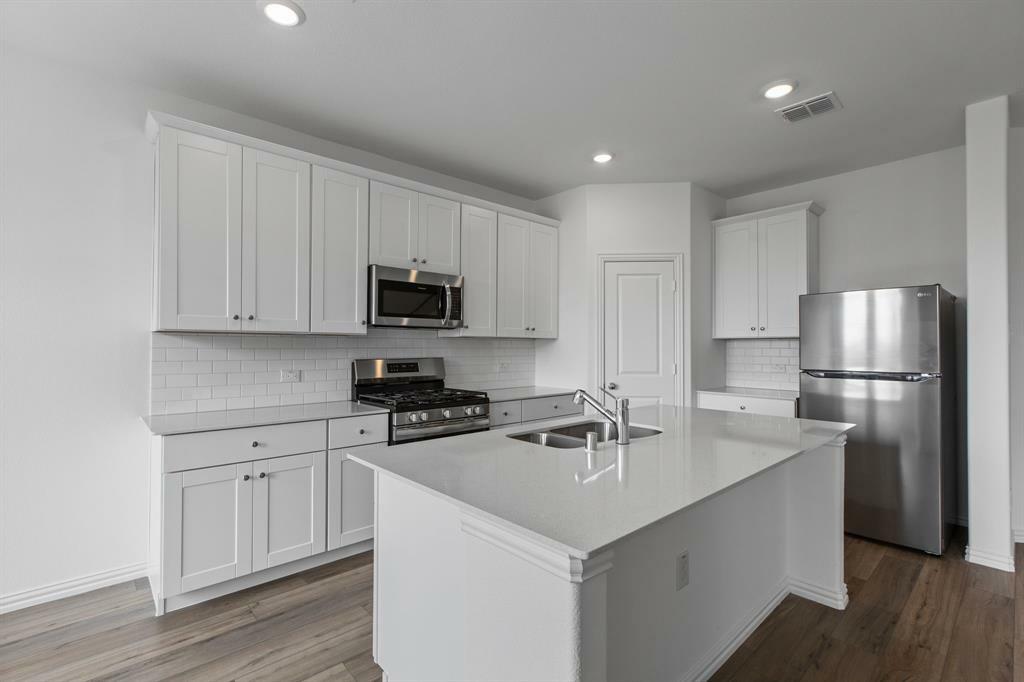 Property Photo: 3309 Swift Fox Way TX 75071
