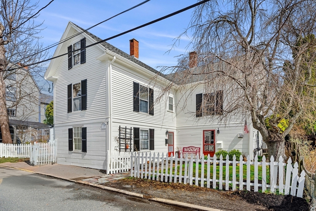 7 Glover Square 2  Marblehead MA 01945 photo