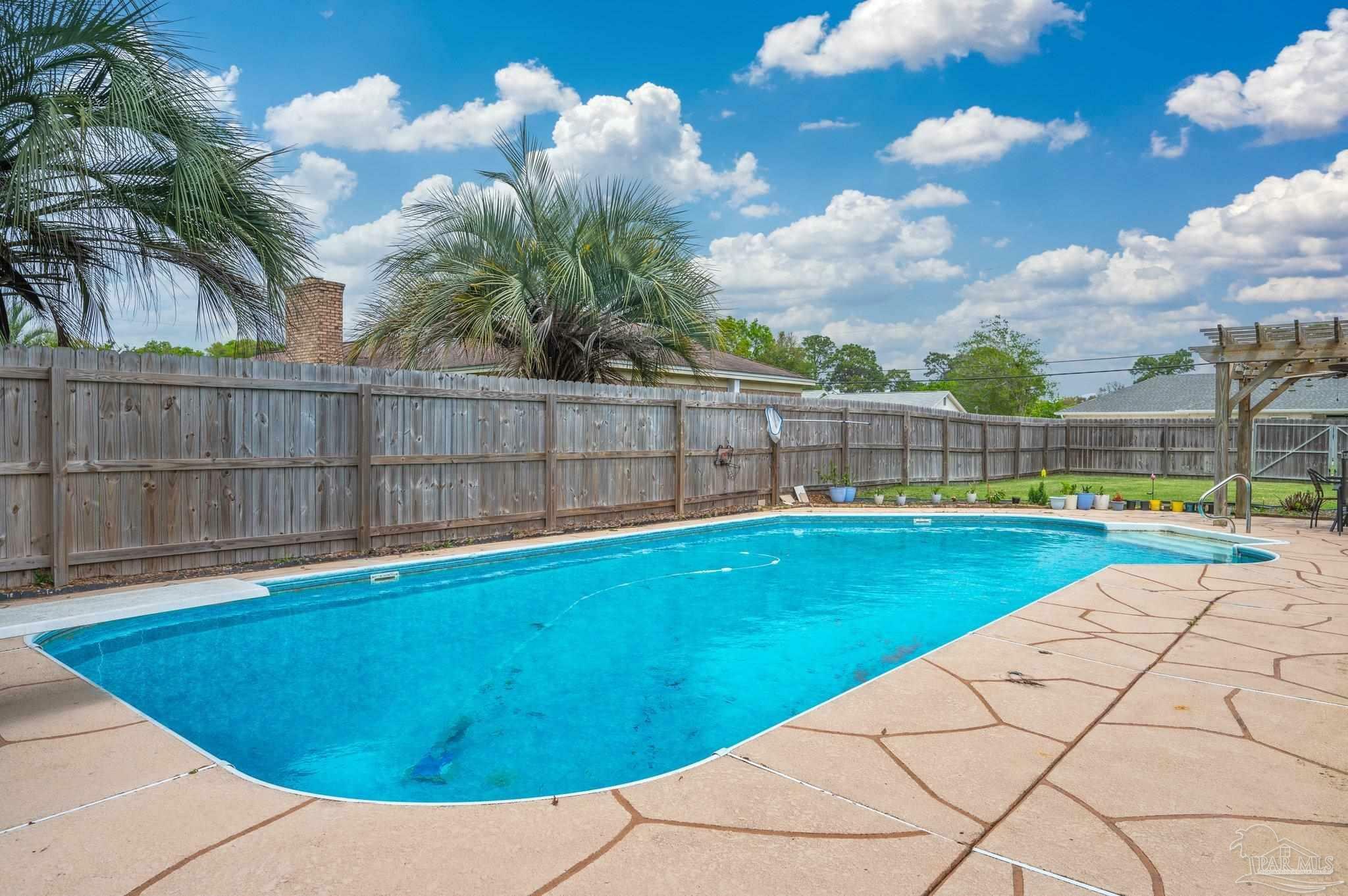 Property Photo: 3835 Flintwood Rd FL 32504