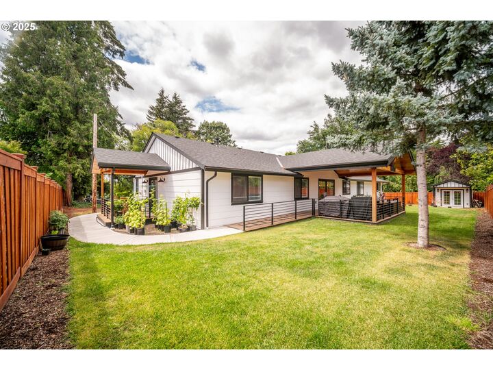 Property Photo:  8955 SW Club Meadow Ln  OR 97225 