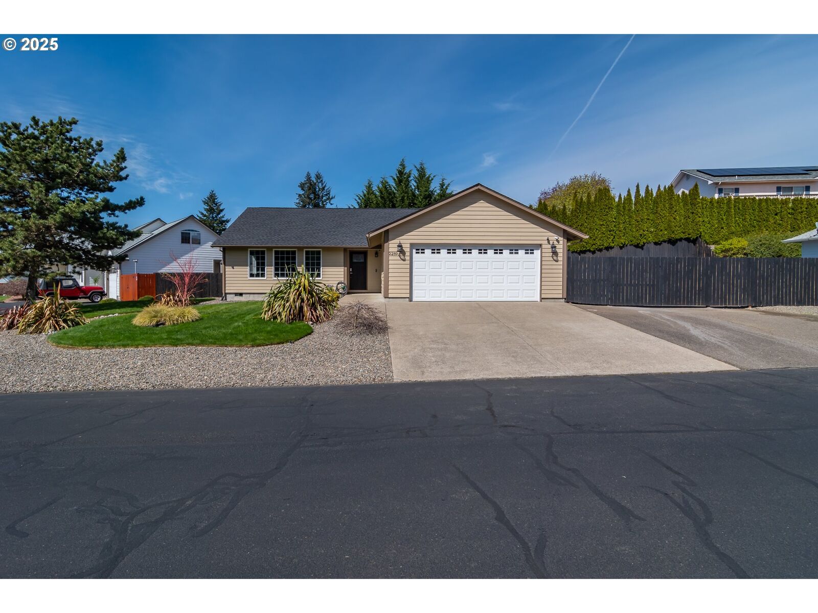 Property Photo:  2289 Eagle Loop  OR 97479 