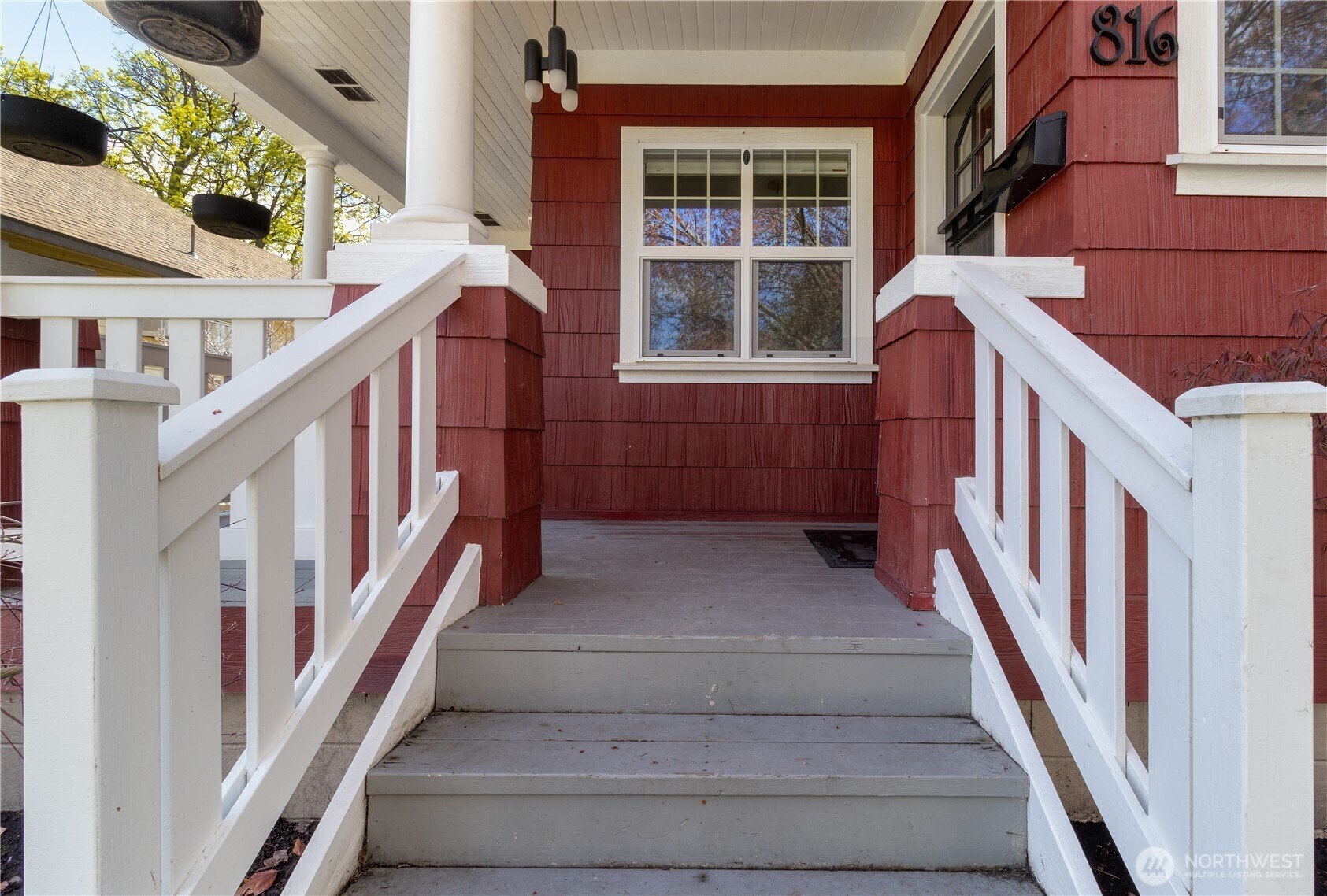 Property Photo: 816 Washington Street WA 99362