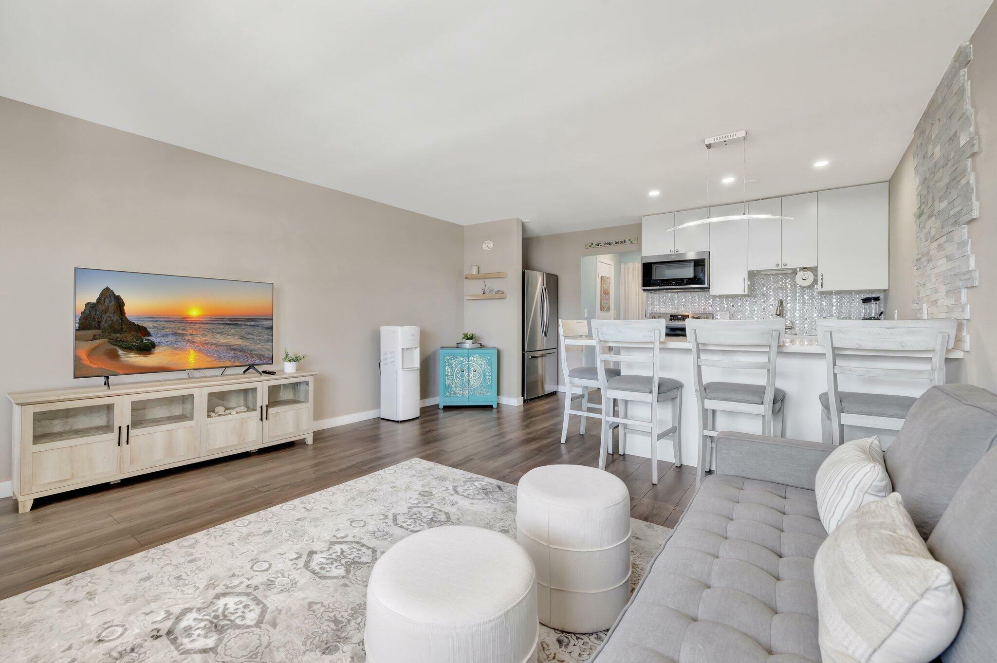 Property Photo: 2081 NE 56th Street 207 FL 33308