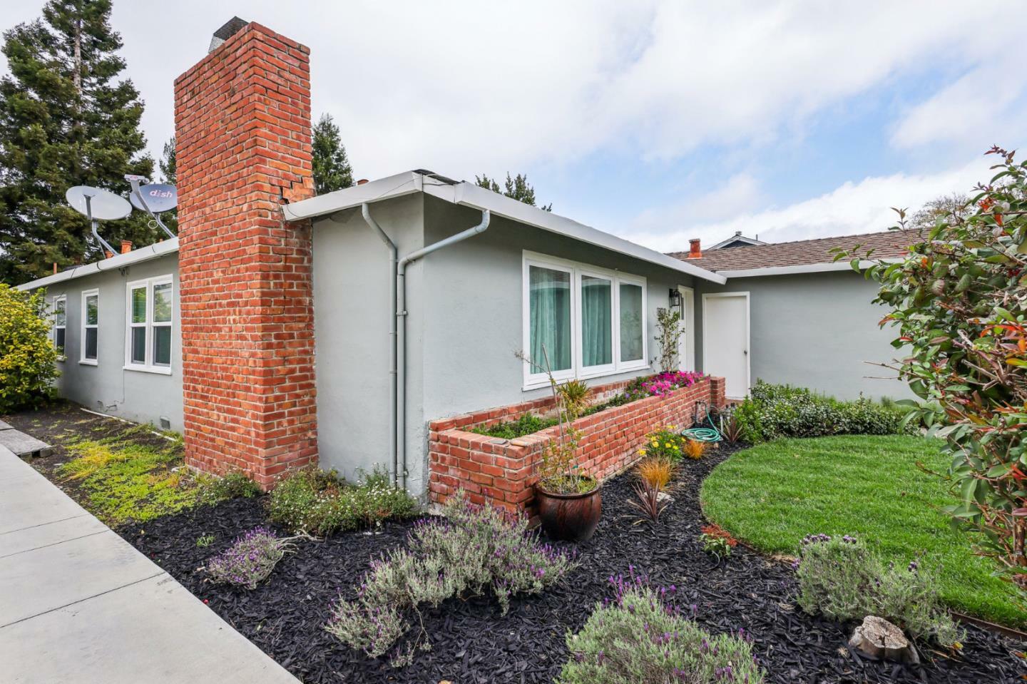 Property Photo: 1230 Roosevelt Avenue CA 94061