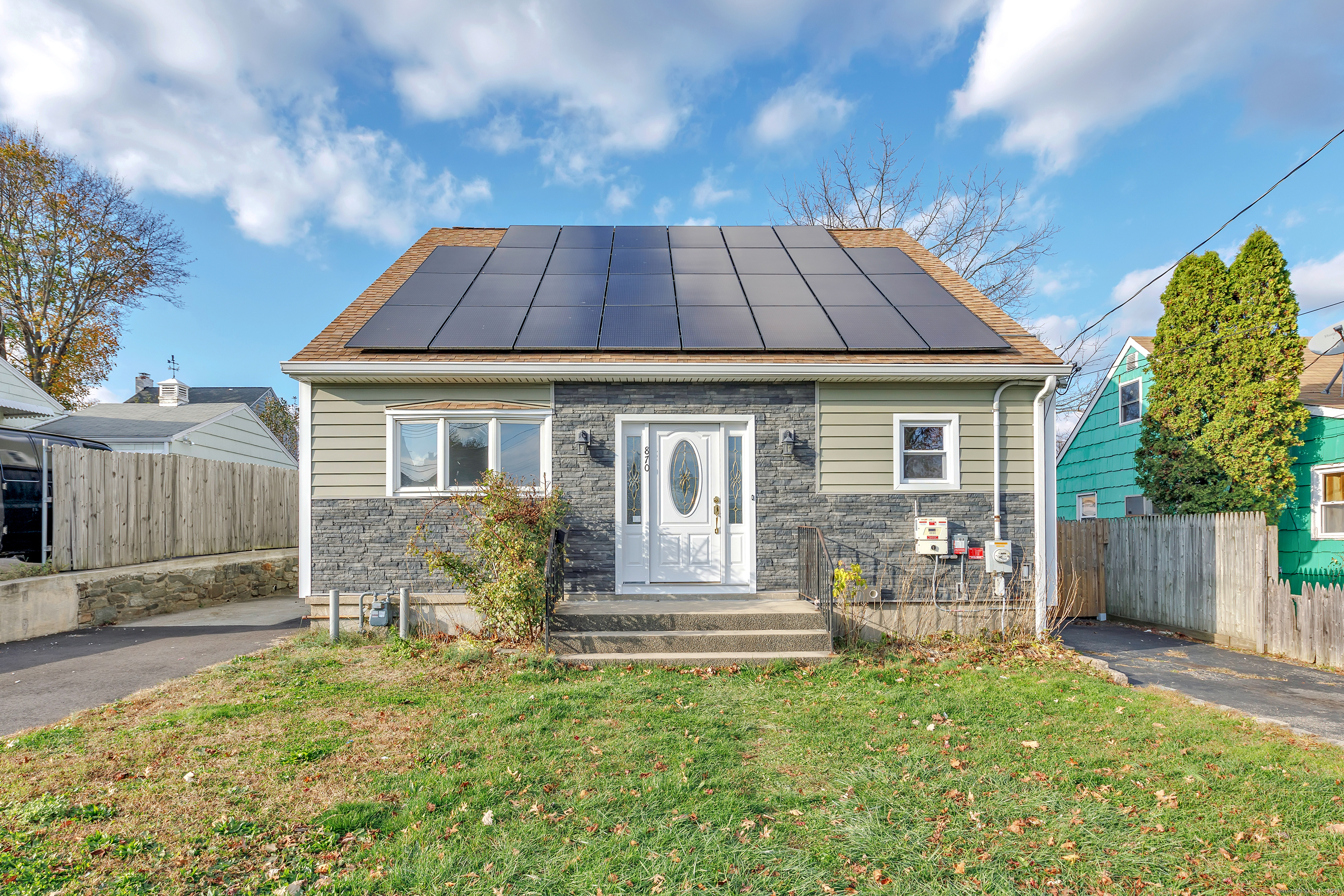 Property Photo: 870 Thorme Street CT 06606