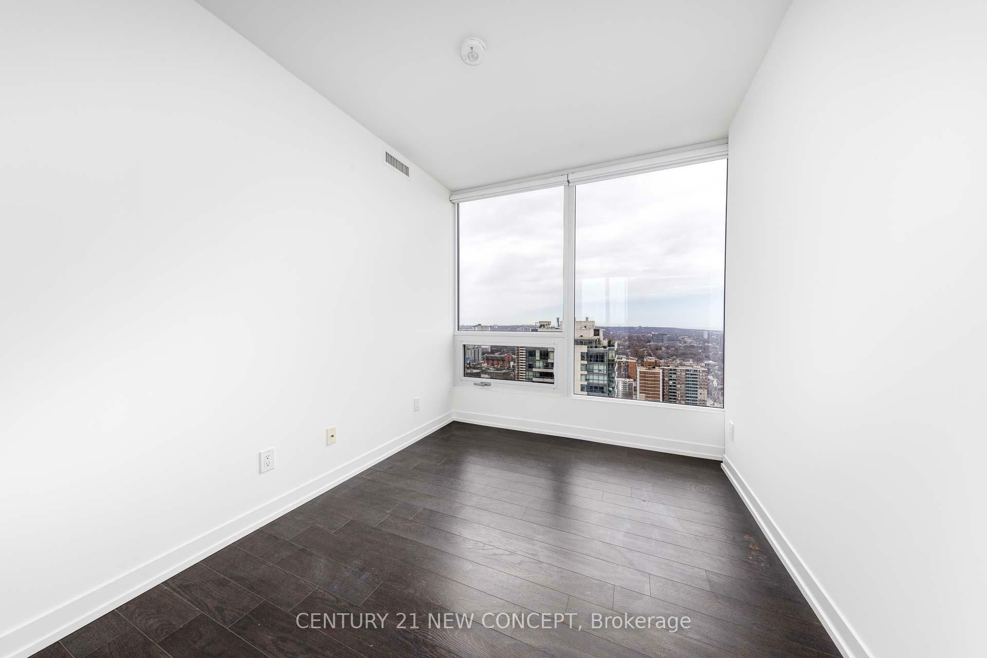Property Photo: 85 Wood Street 3912 ON M4Y 0E8