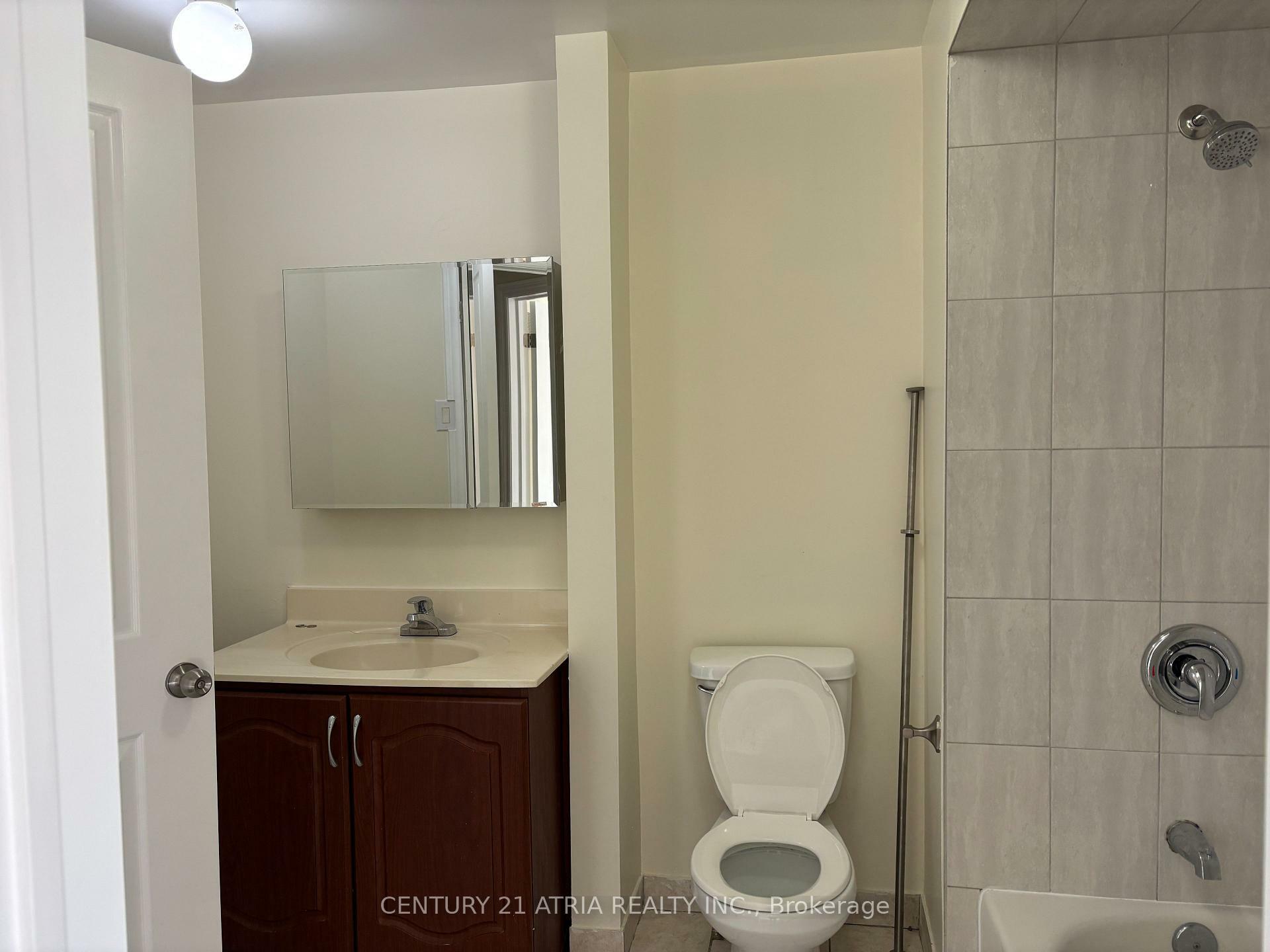 Property Photo: 5 Thunder Grove ON M1V 1V1