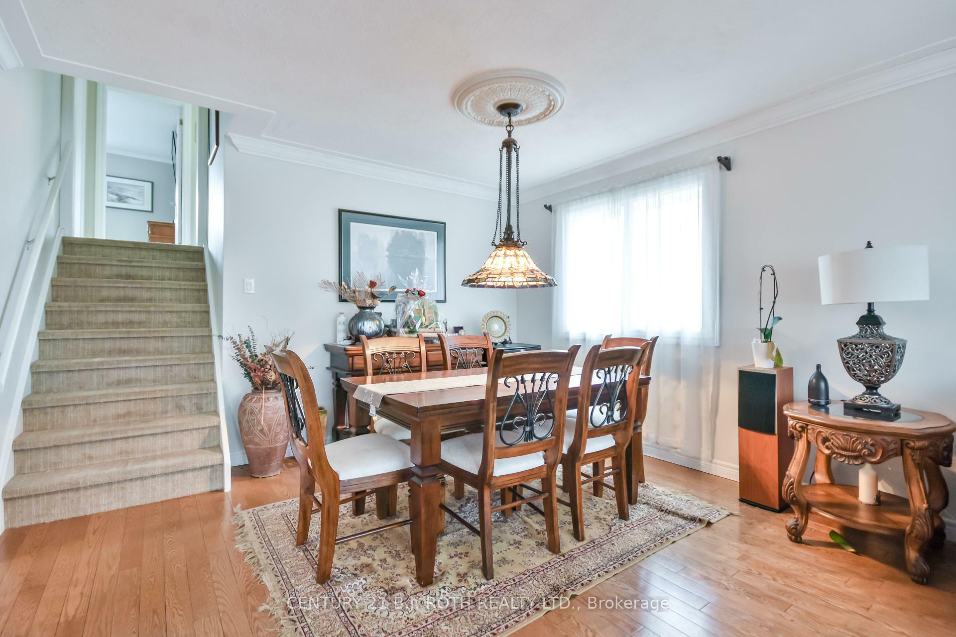 Photo de la propriété: 233 Rose Street ON L4M 2V3