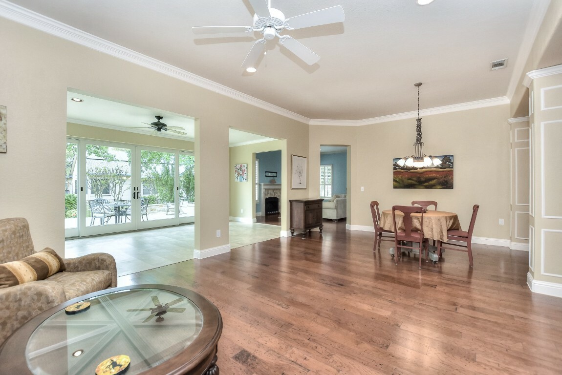 Property Photo:  204 Whippoorwill Cove  TX 78633 