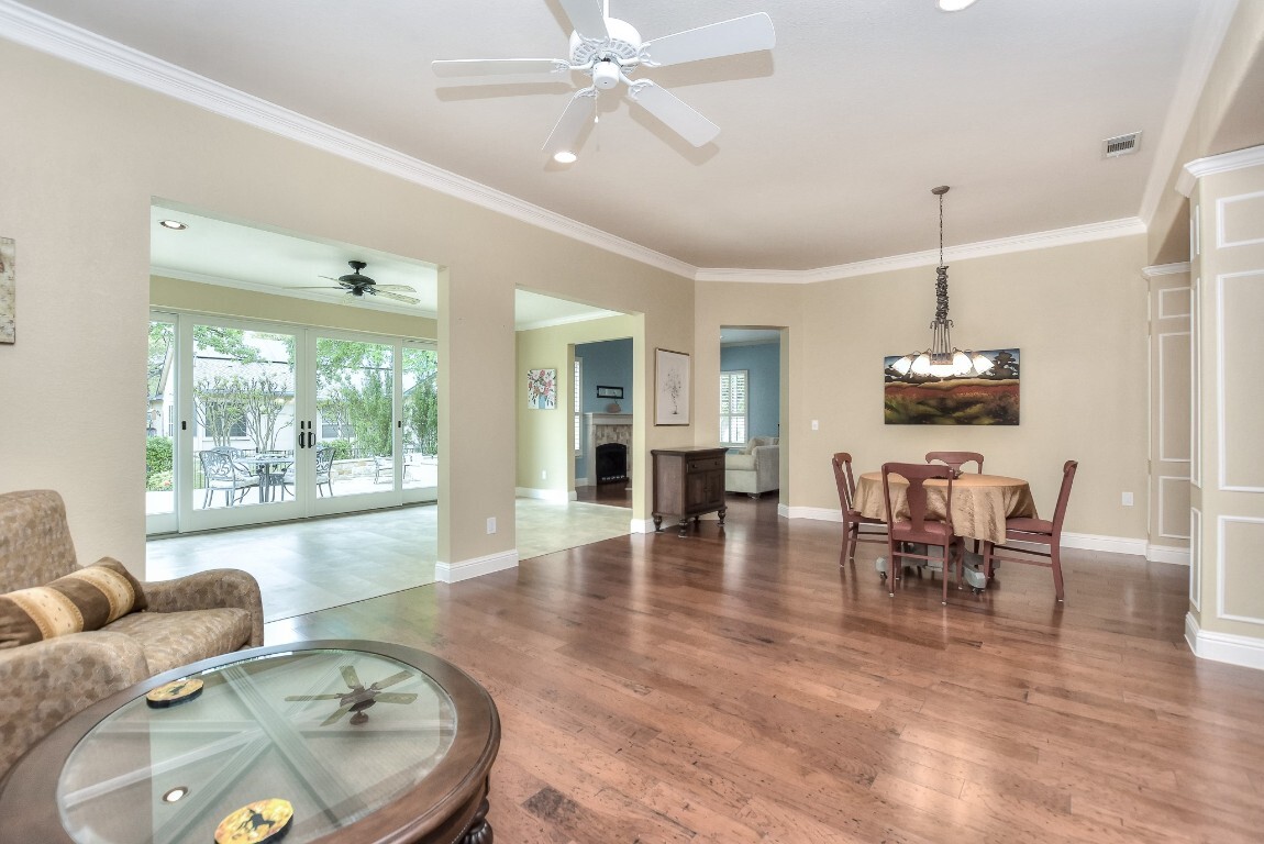 Property Photo:  204 Whippoorwill Cove  TX 78633 