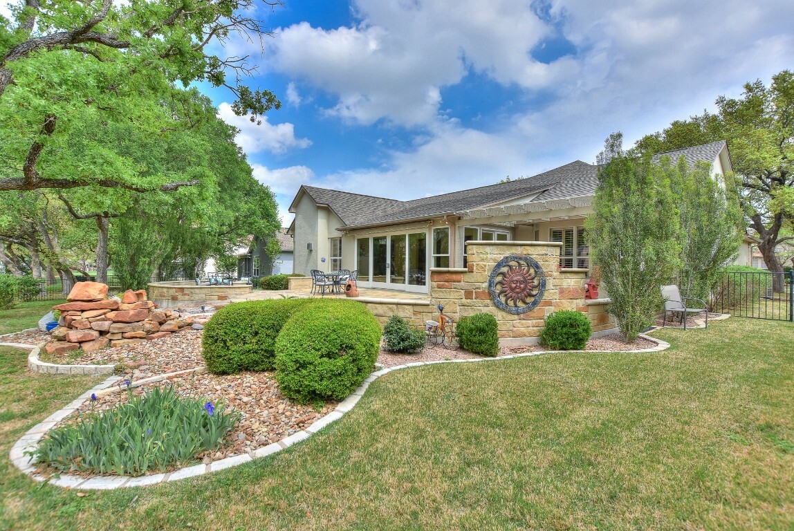 Property Photo: 204 Whippoorwill Cove TX 78633