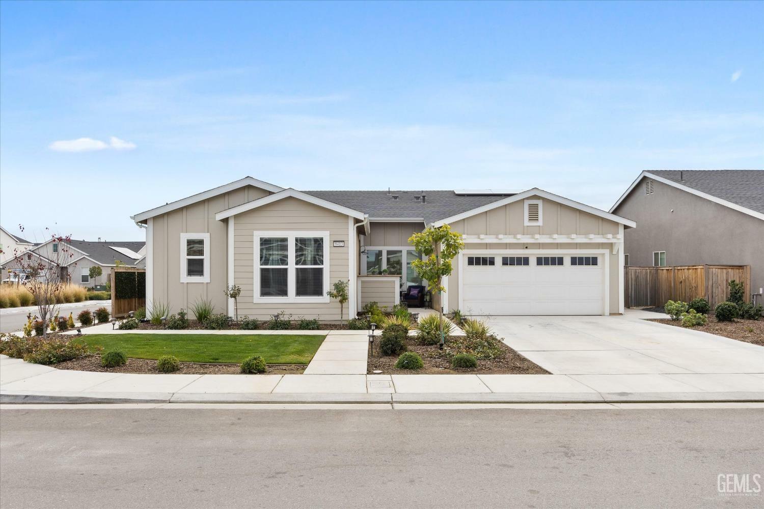 Property Photo: 9413 Hill Springs Lane CA 93263