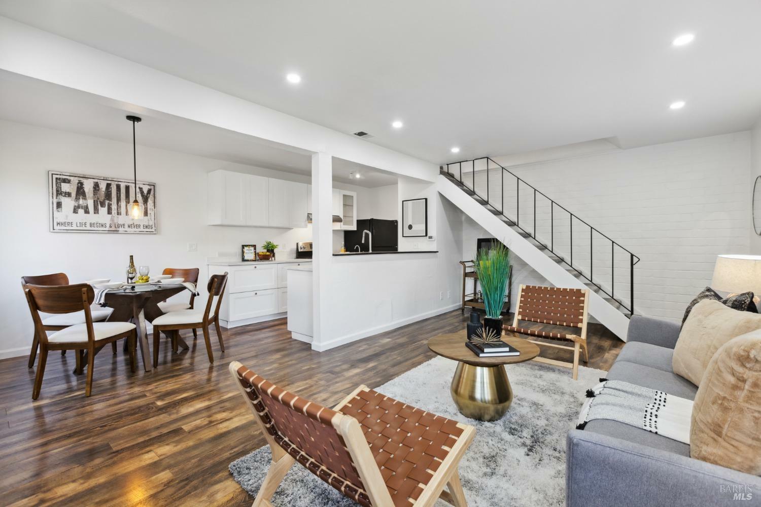 25 Lassen Lane  Novato CA 94947 photo