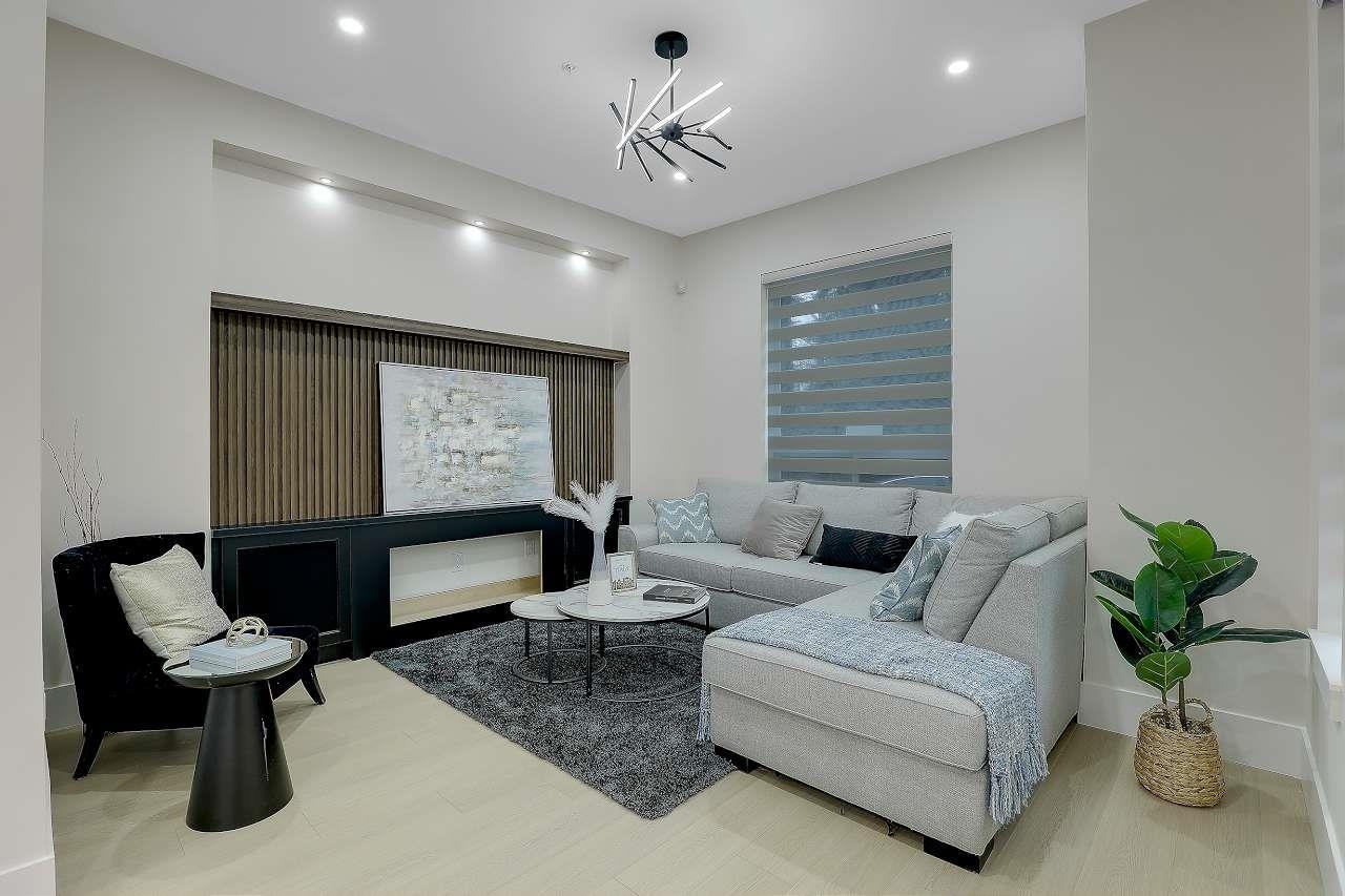 Photo de la propriété: 20515 74B Avenue BC V2Y 1V5