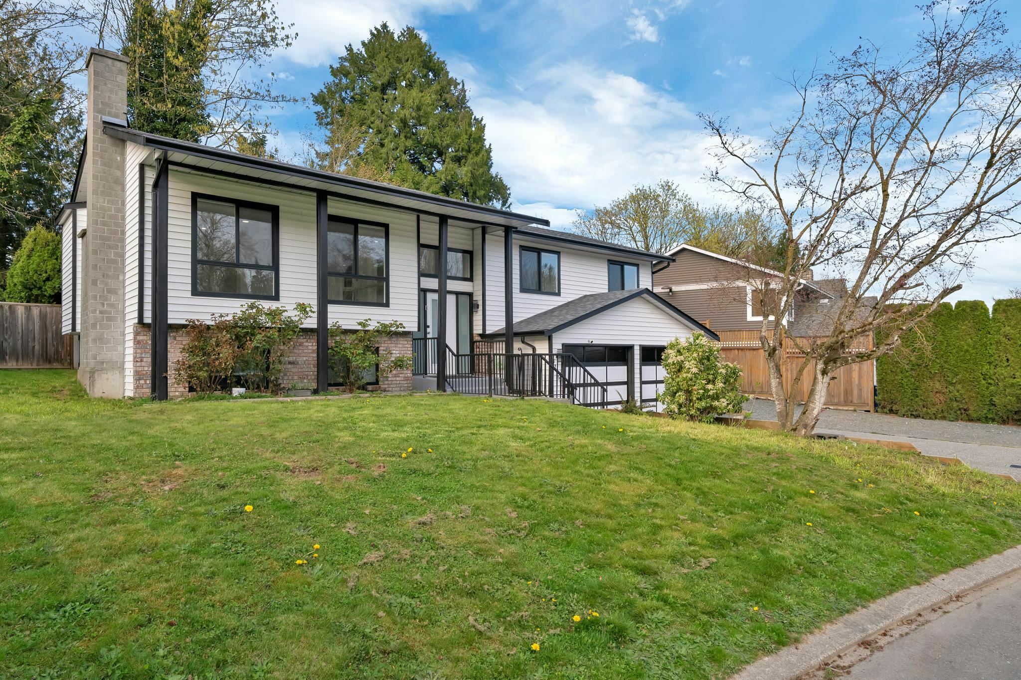 Photo de la propriété: 32955 Malahat Place BC V2S 7B8