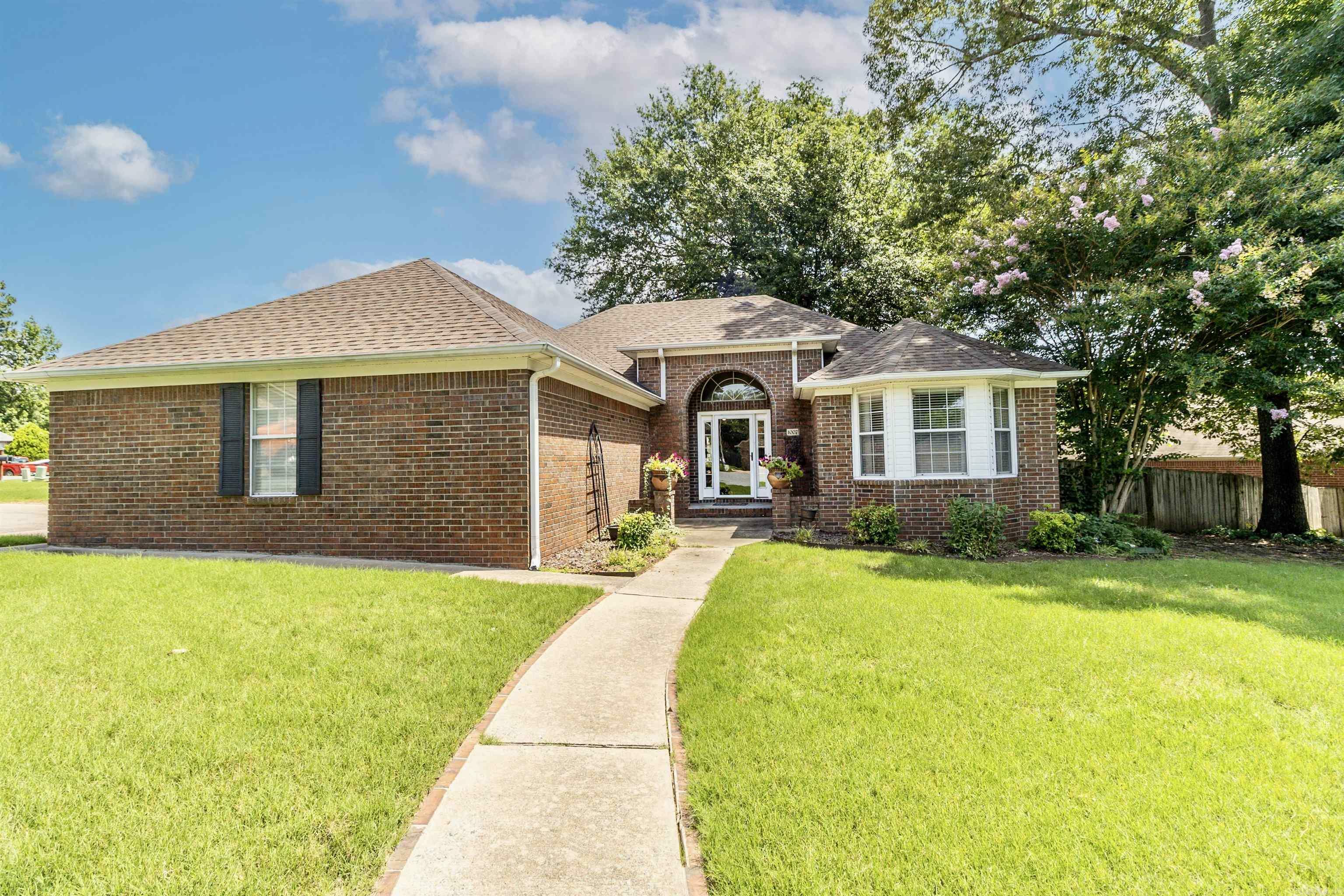 Property Photo: 1007 Spring Creek Cove AR 72015