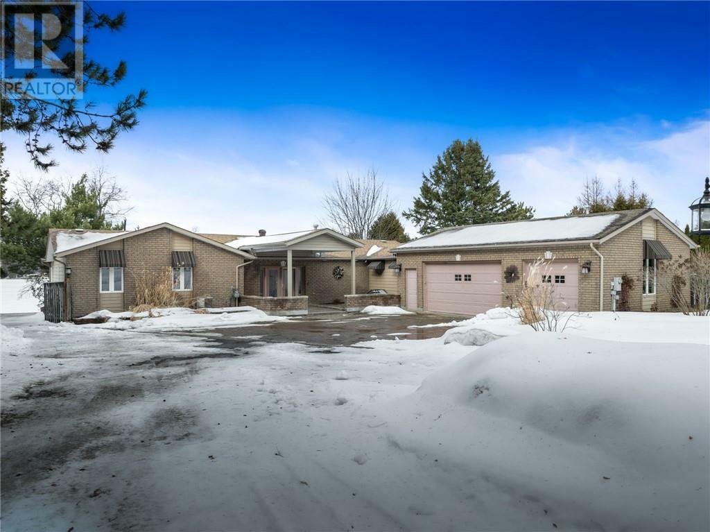 Property Photo: 740 Dew Drop Road ON P3G 1L1