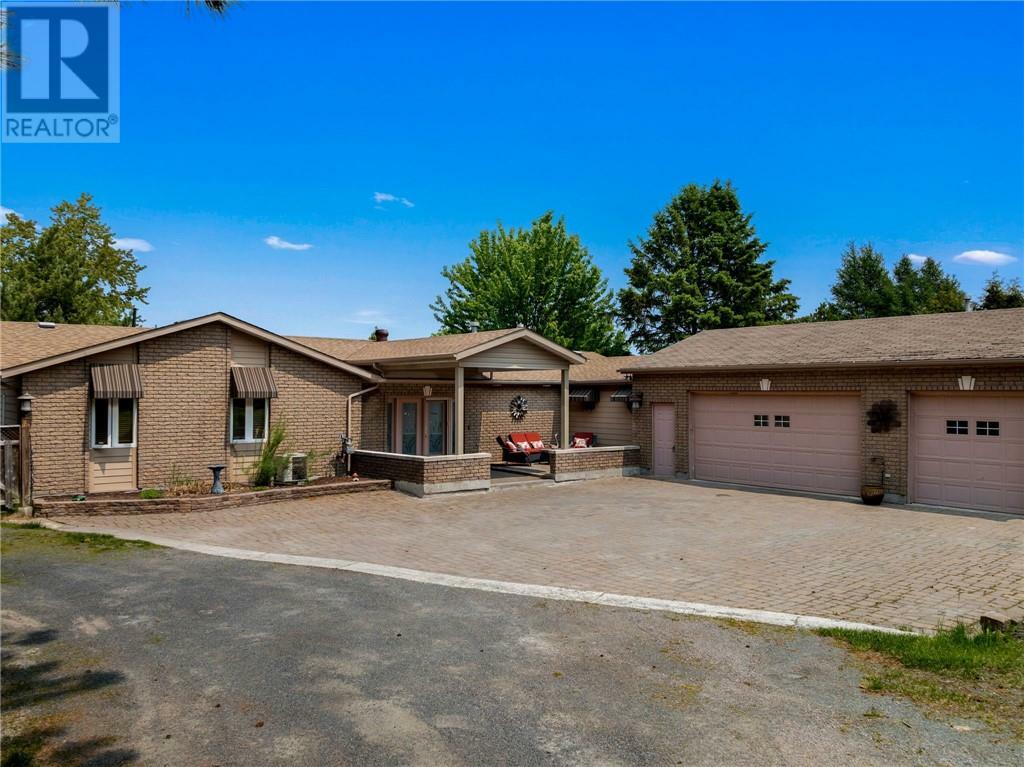 Property Photo: 740 Dew Drop Road ON P3G 1L1