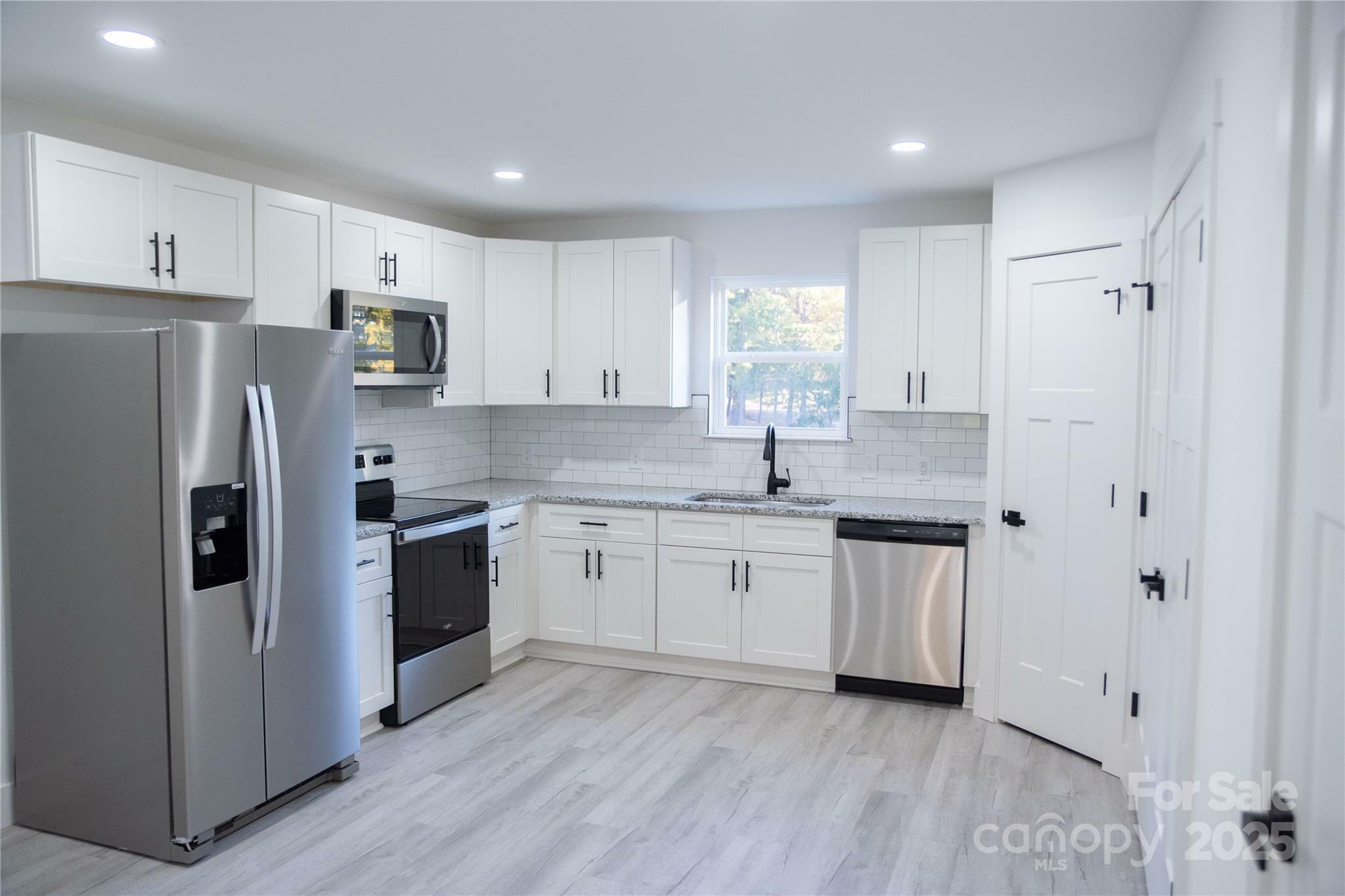 Property Photo: 1216-1218 12th Street NE NC 28601