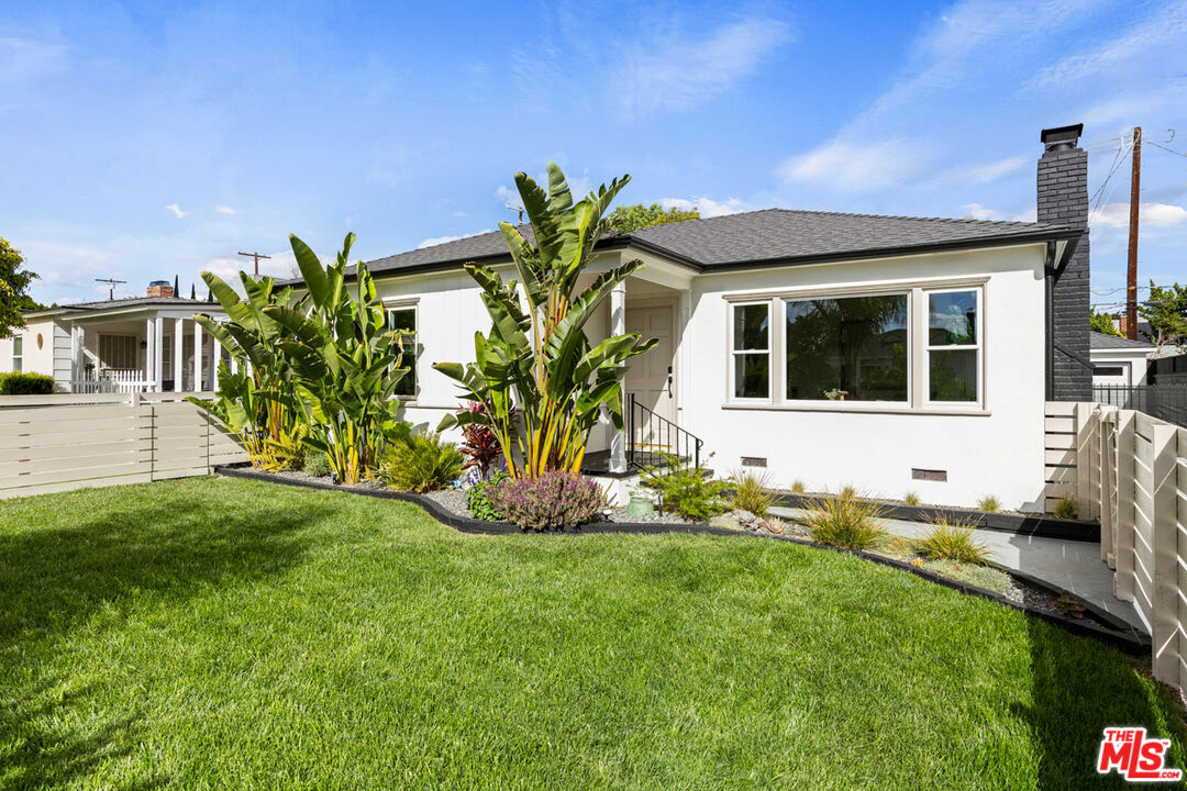 Property Photo: 6640 Densmore Ave CA 91406