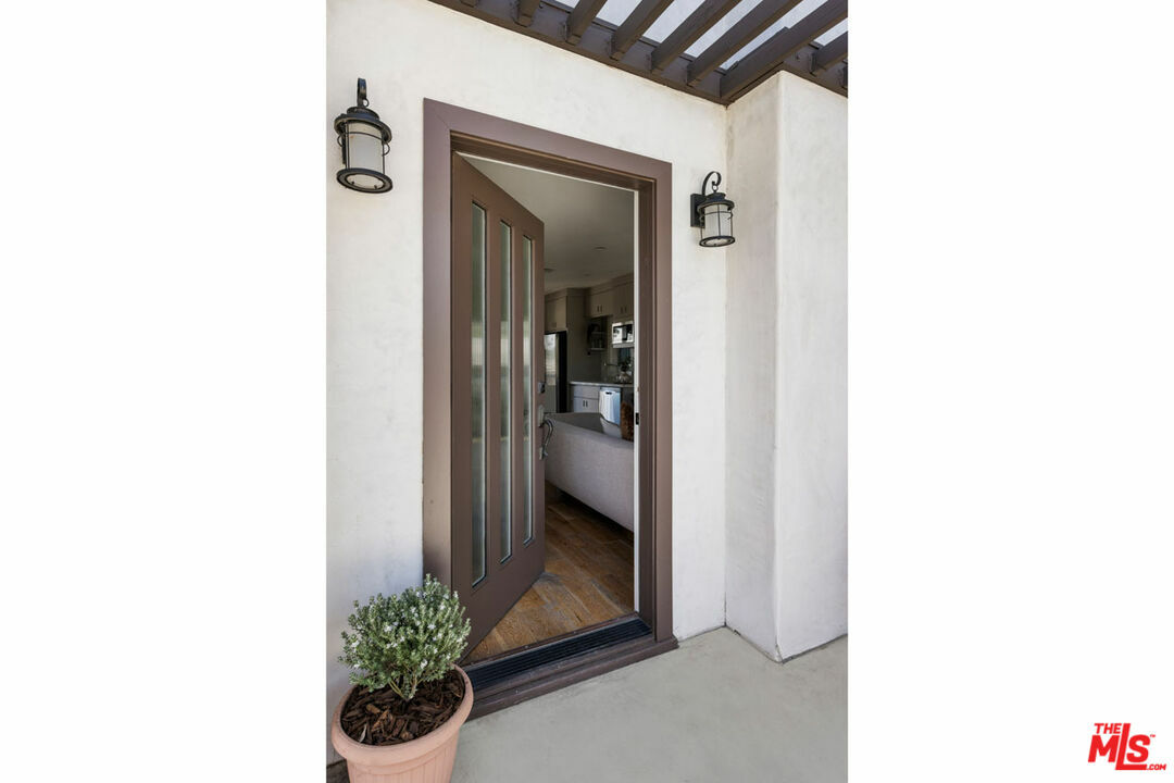 Property Photo: 4876 Eldred St CA 90042