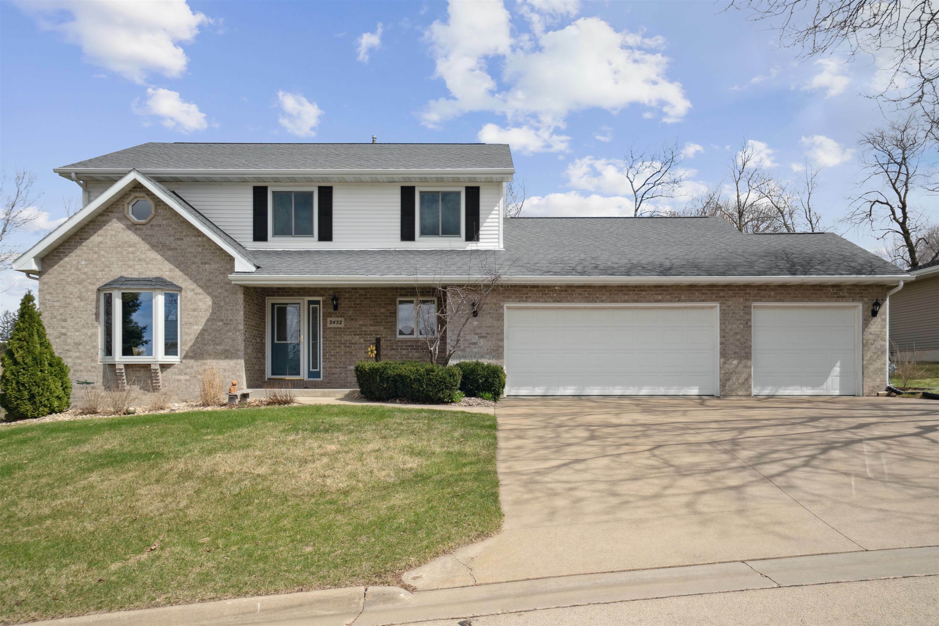 Property Photo: 2452 Wintergreen Drive IA 52002