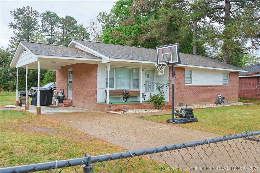 Property Photo: 4109 Knollwood Drive NC 28304