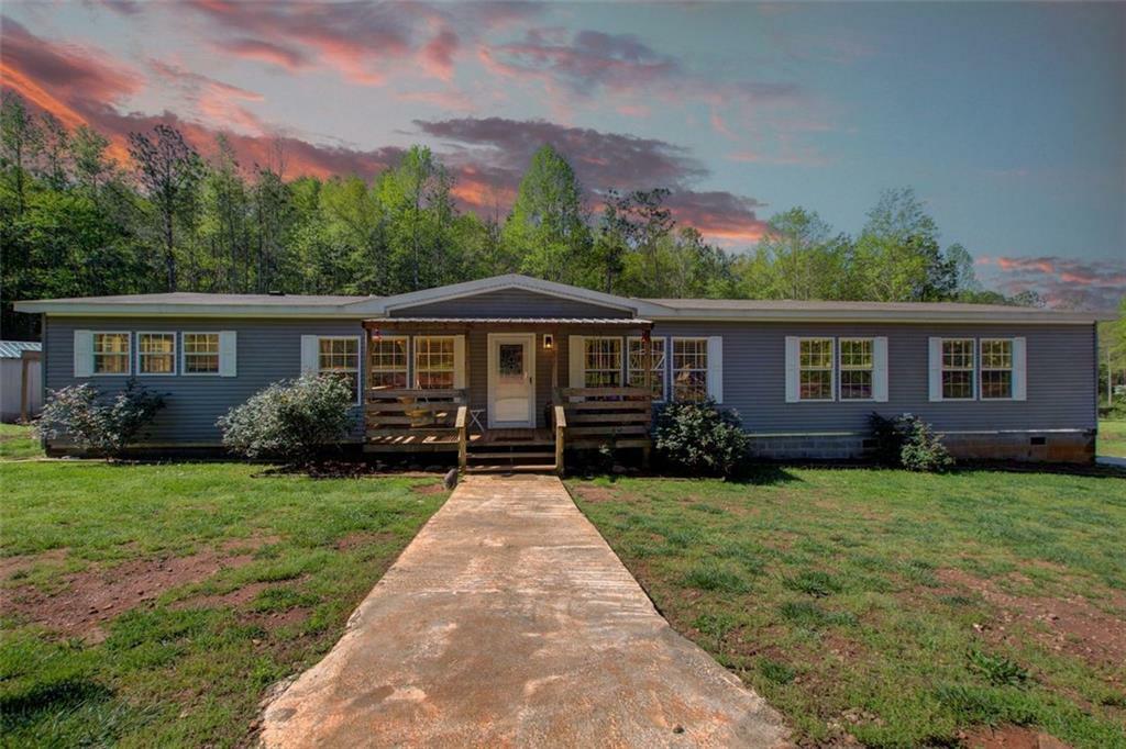 Property Photo: 537 Craven Road GA 30170