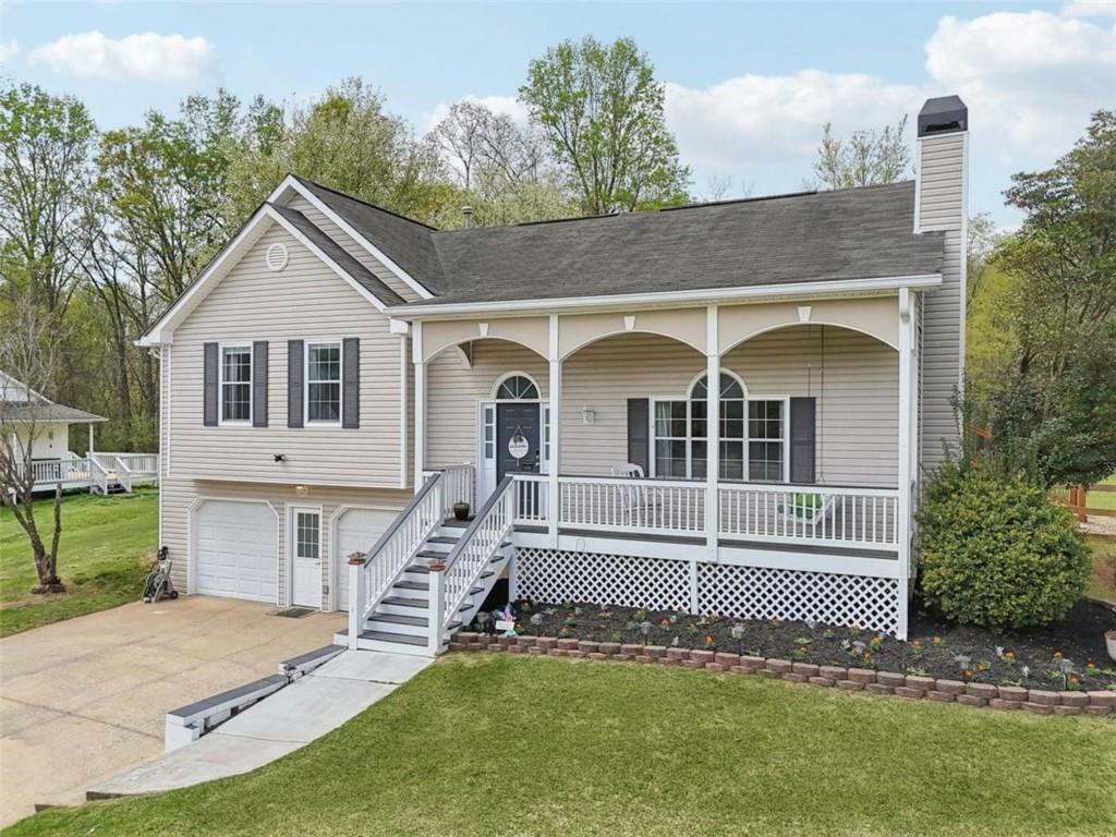 Property Photo: 106 Thornwood Drive GA 30188