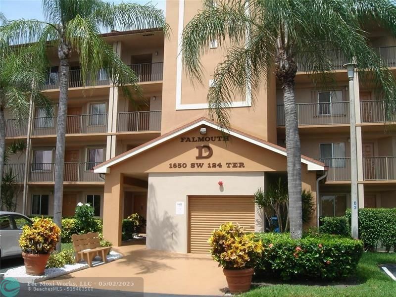 Property Photo: 1650 SW 124th Ter 410D FL 33027