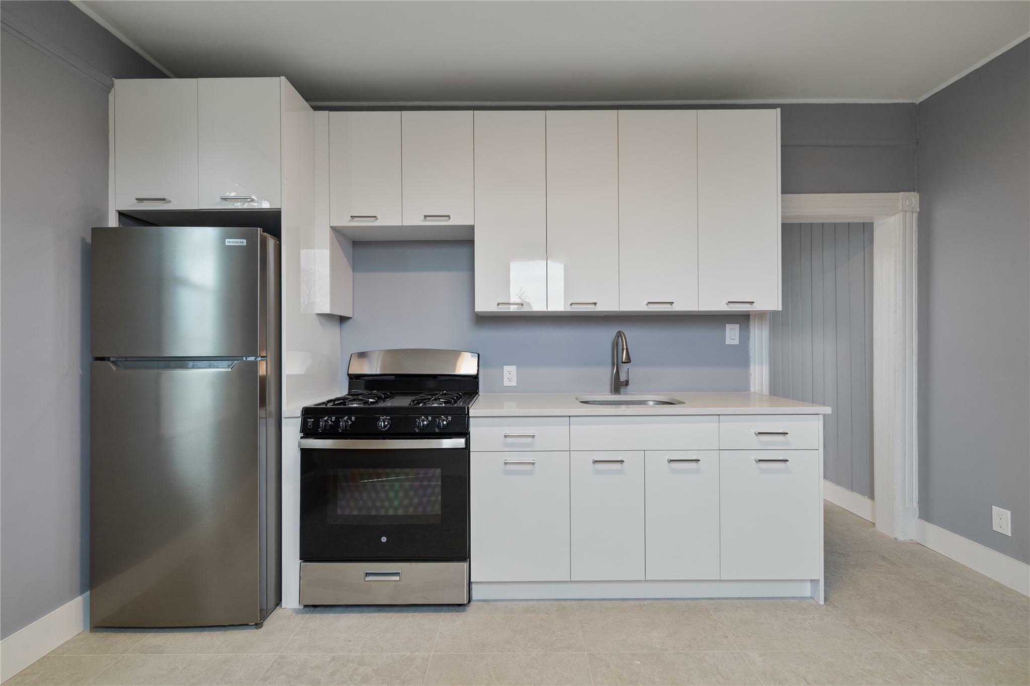 Property Photo: 1 Elizabeth Place 1F NY 10960