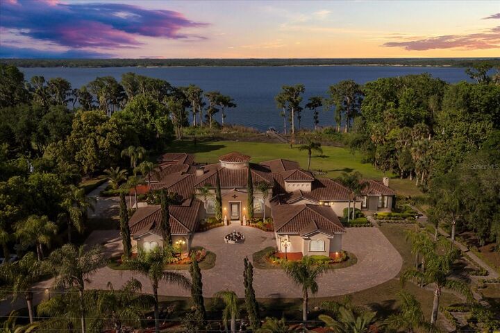 Property Photo: 1112 Orange Avenue FL 32708