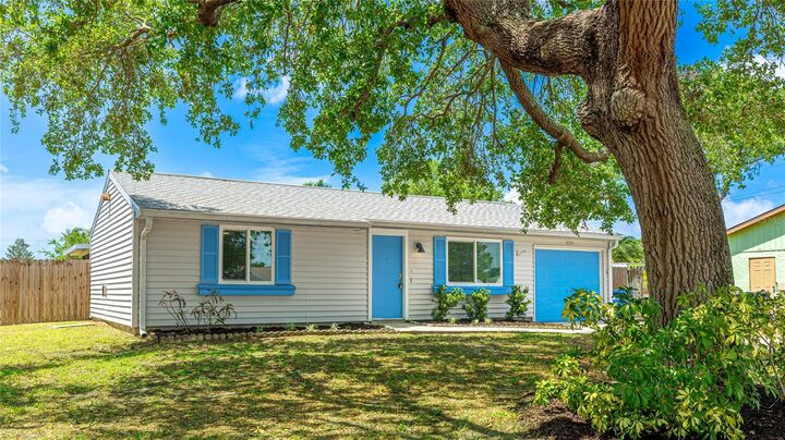Property Photo: 2237 Lockwood Meadows Circle FL 34234