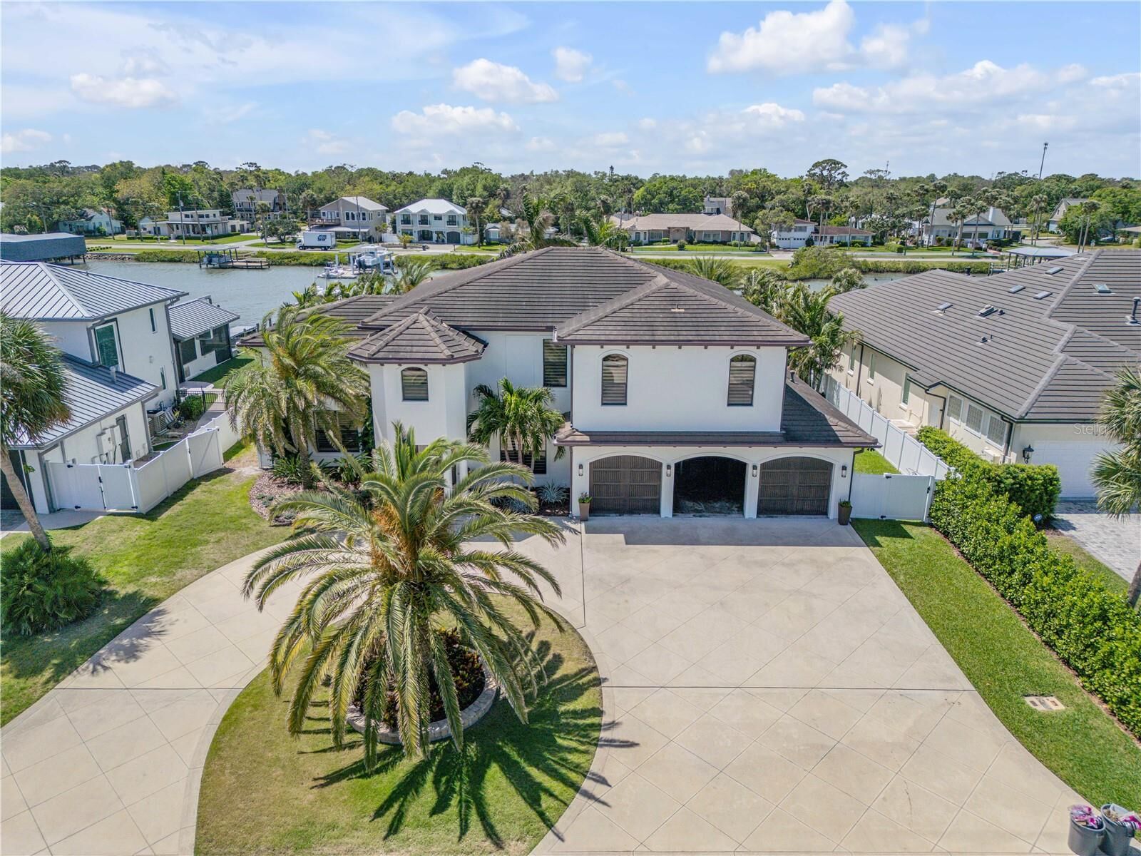 Property Photo:  1212 Commodore Drive  FL 32168 
