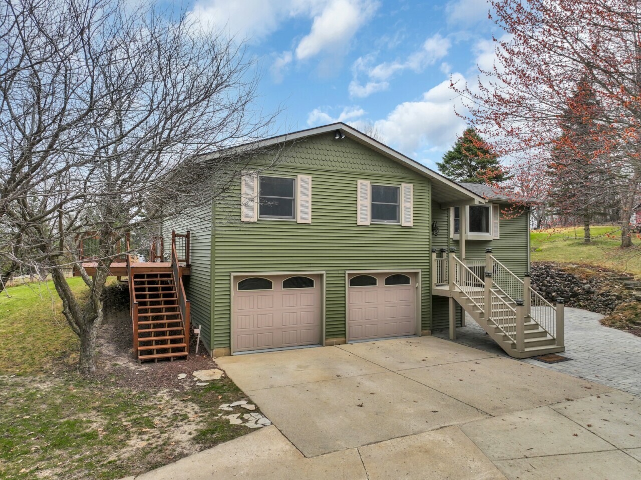Property Photo: 2201 Crossway Rd WI 53105